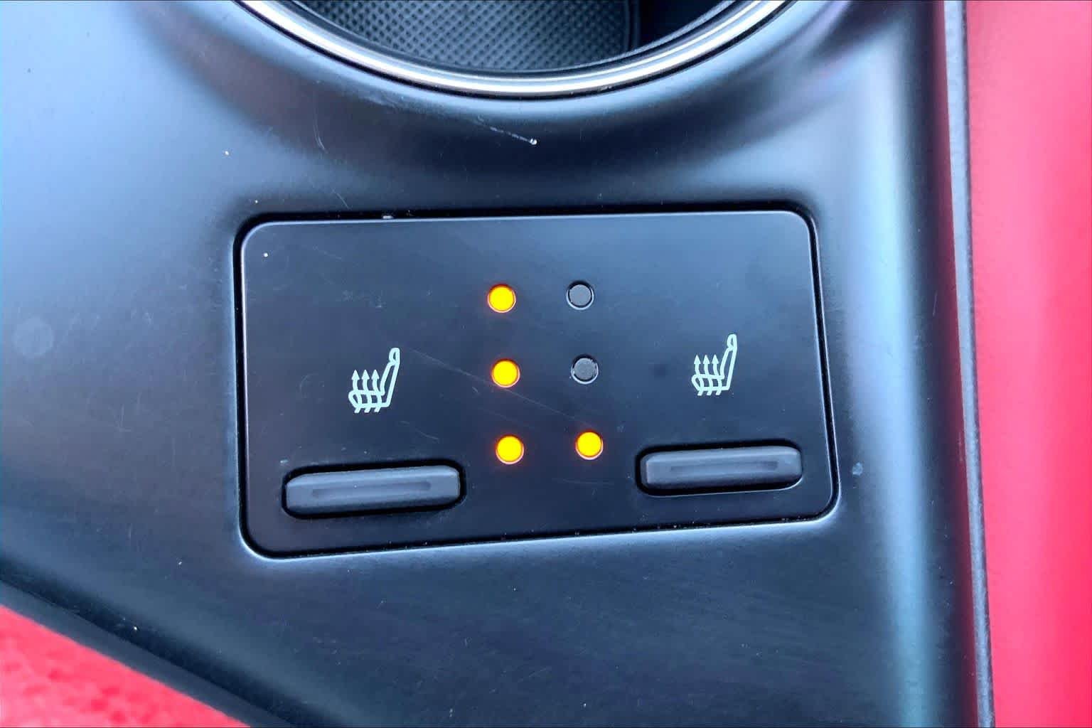 Used 2019 Wind Chill Pearl Toyota XSE image 33