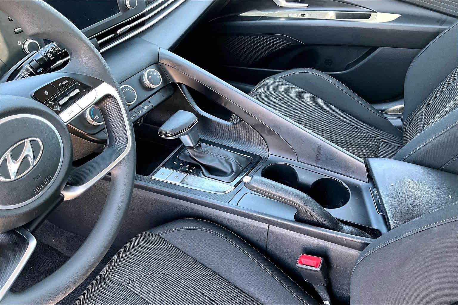 Used 2021 Intense Blue Hyundai SE image 17