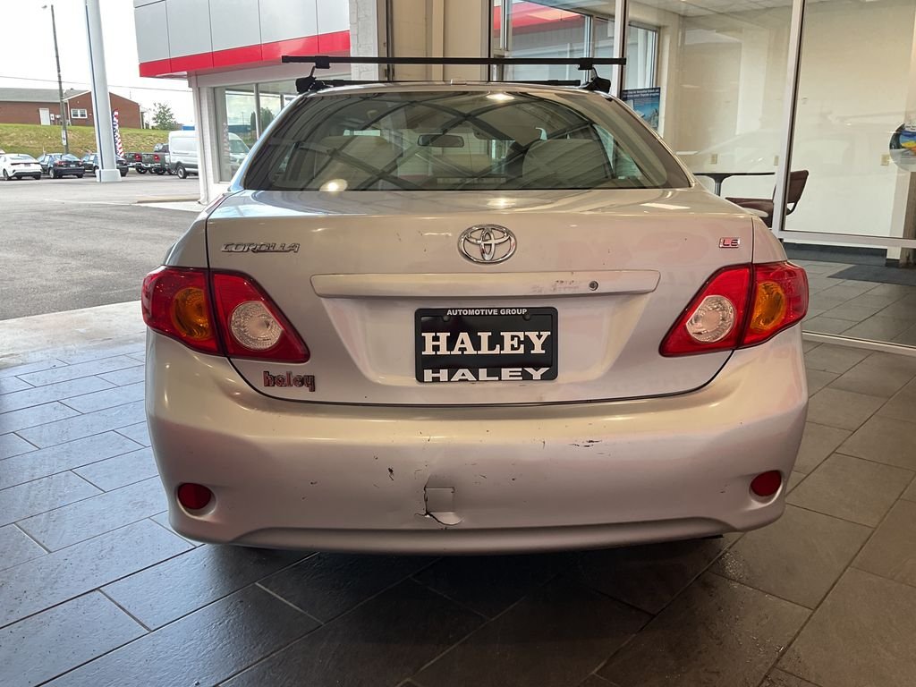 Used 2010  Toyota LE image 6