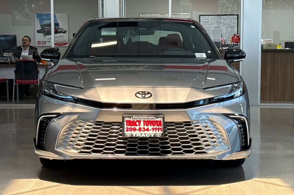 New 2026 Heavy Metal with Midnight Black Metallic roof <sup>1</sup> Toyota  XSE image 8