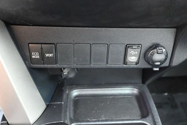Used 2018 Gray Toyota XLE image 36