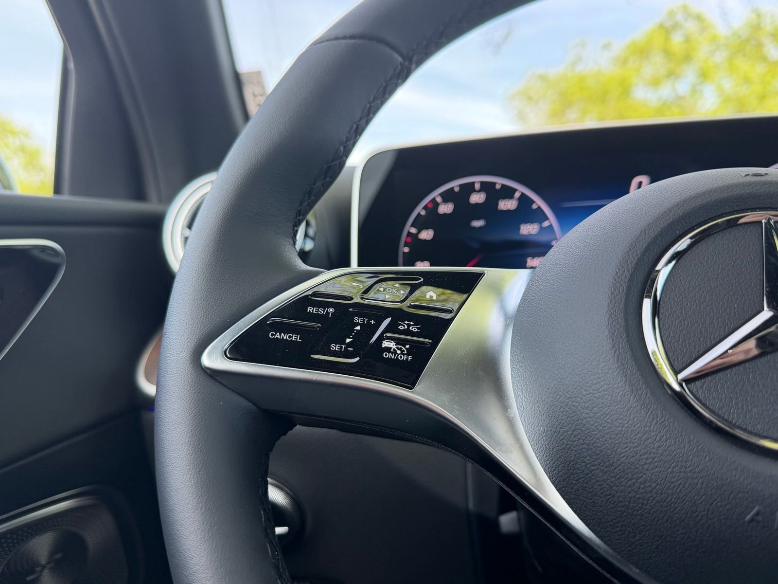 New 2026 Graphite Grey Metallic Mercedes-Benz GLC 300 image 23
