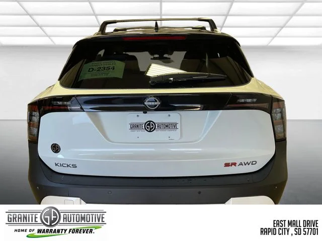 New 2026 Aspen White TriCoat / Super Black Two-tone Nissan SR image 4