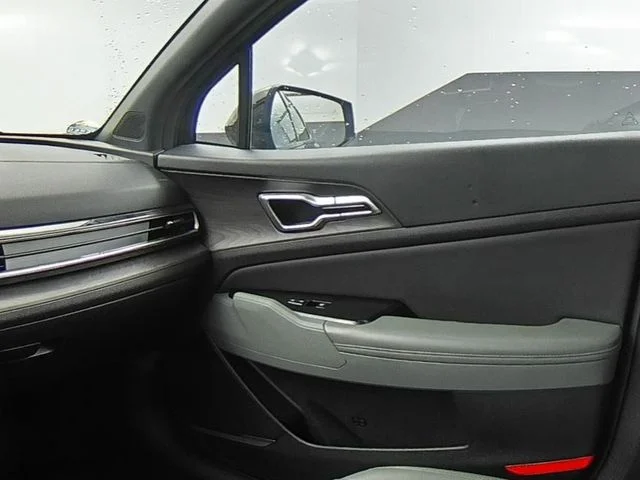 Used 2023 Black Kia X-Line image 40