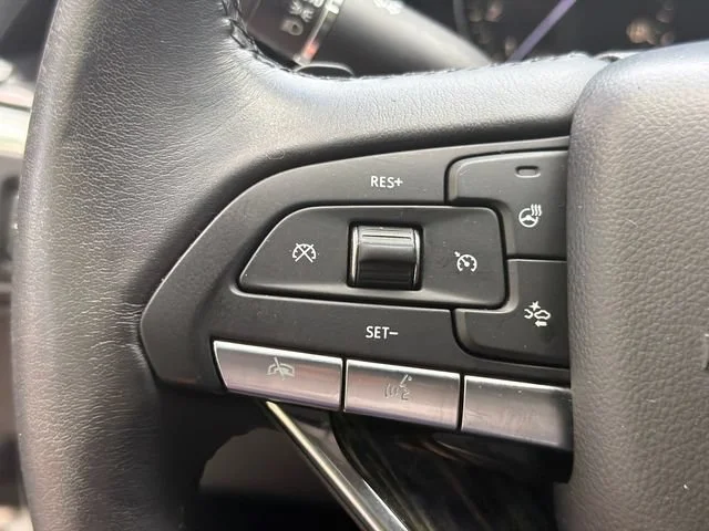 Used 2020 CRYSTAL WHITE TRICOAT Cadillac FWD Premium Luxury image 26