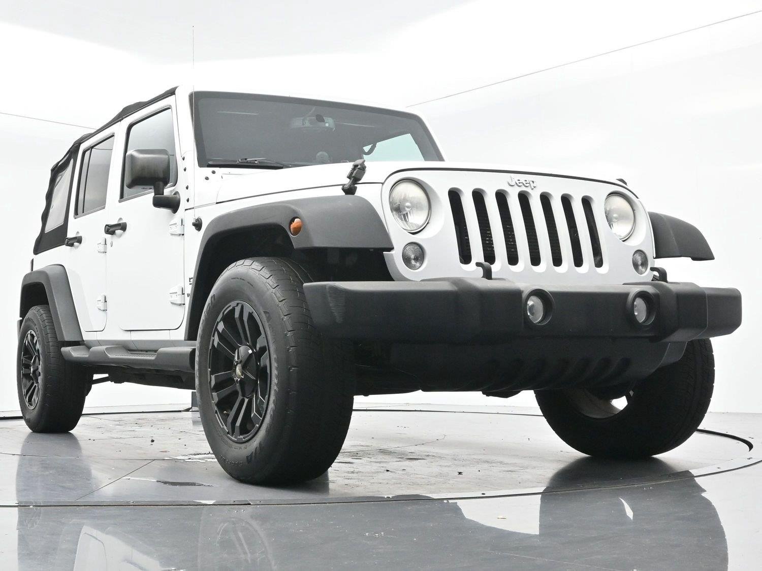Used 2015 Bright White Clearcoat Jeep Sport image 42