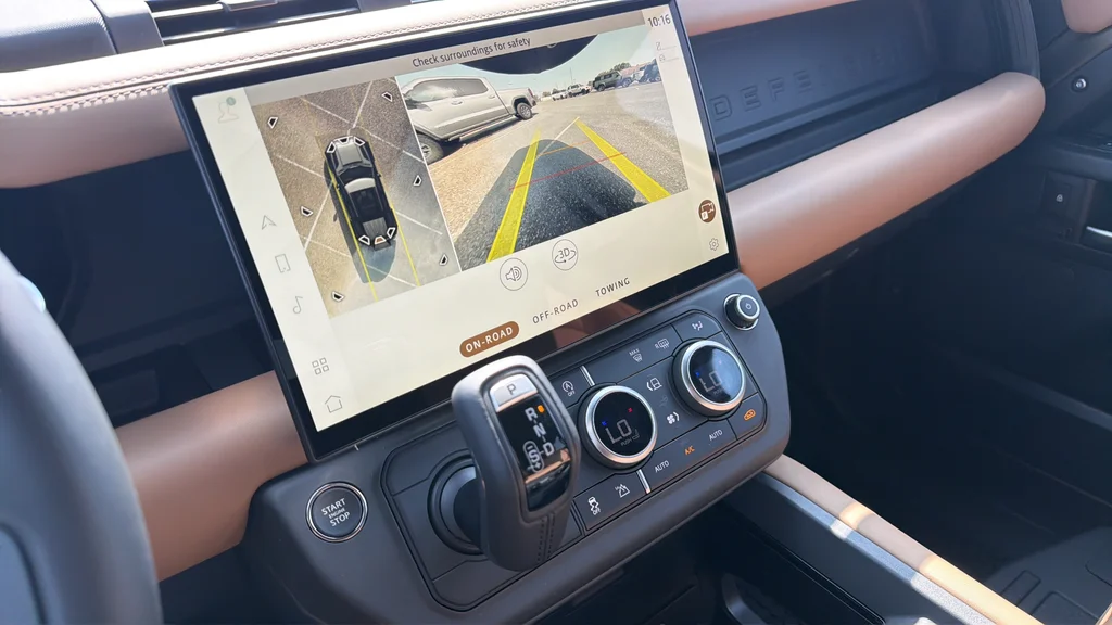 New 2026  Land Rover X-Dynamic SE image 25