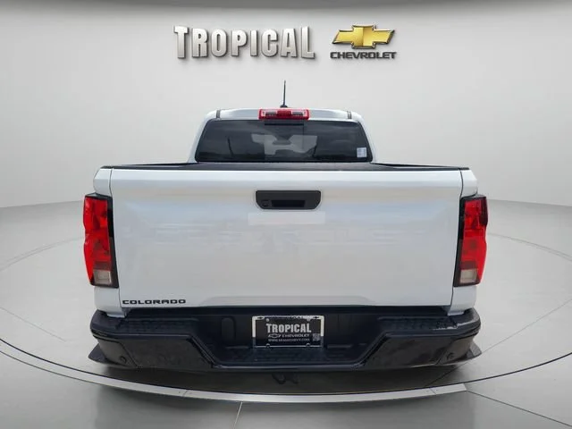 New 2026 Summit White Chevrolet WT image 4
