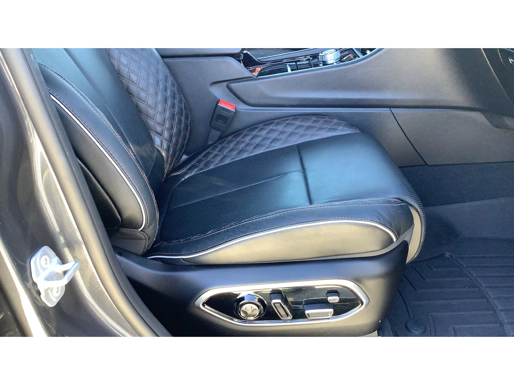 Used 2025 Metallic Jeep Summit image 21