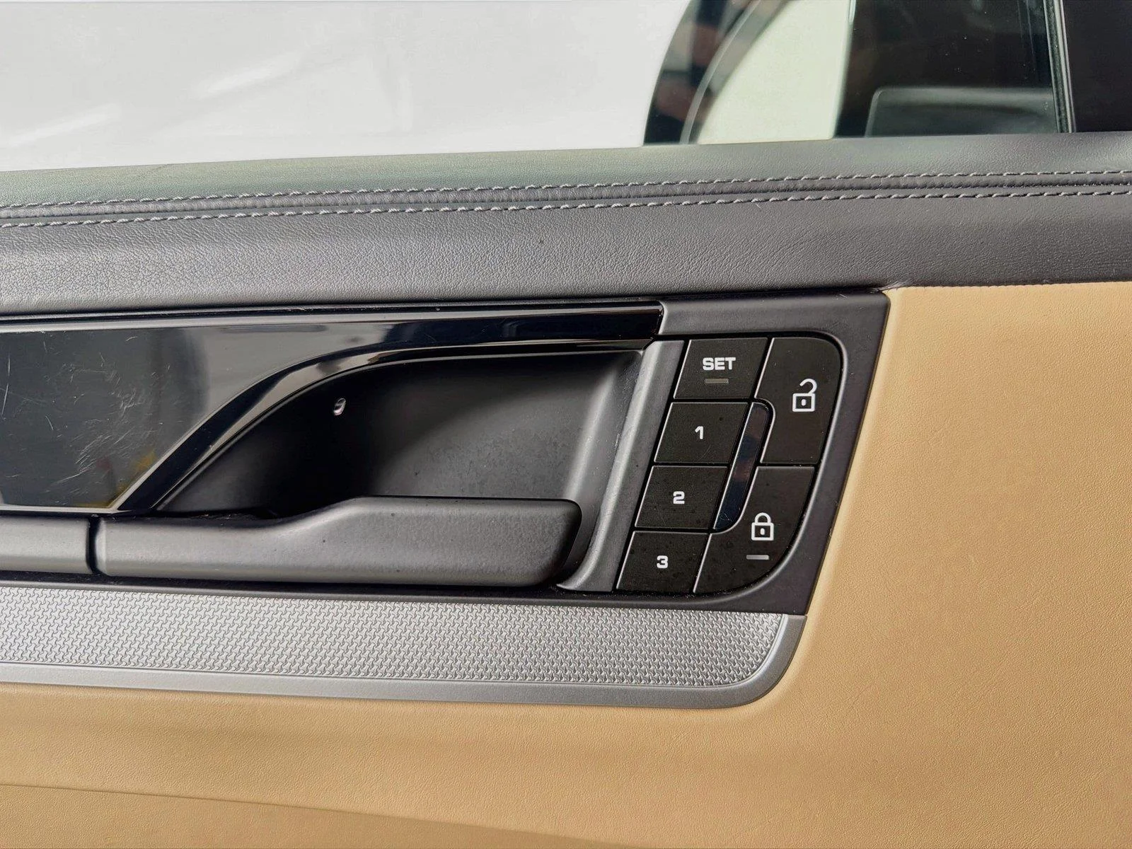 Certified Used 2024  Porsche  image 8