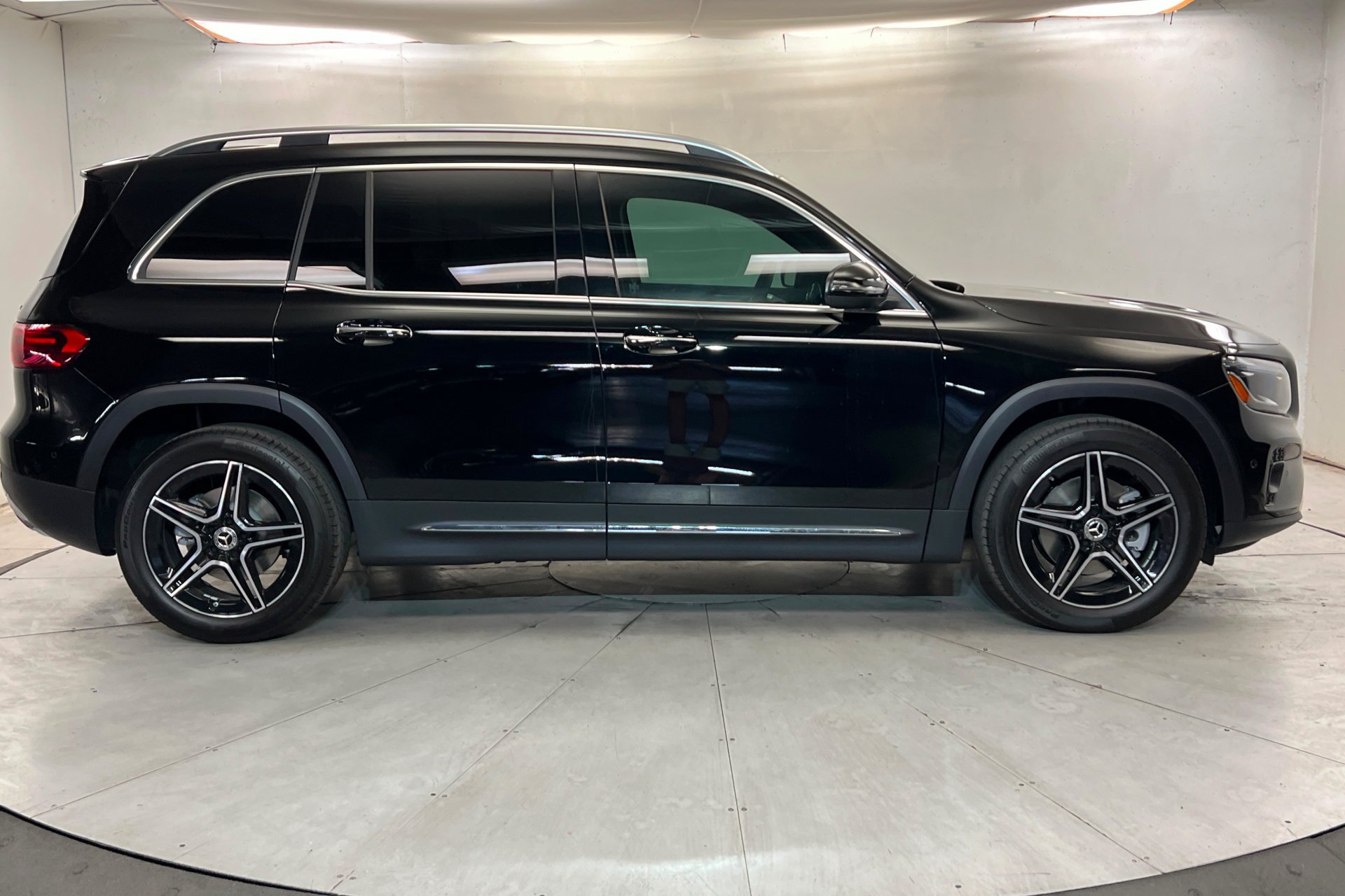 New 2026 Night Black Mercedes-Benz GLB 250 image 7