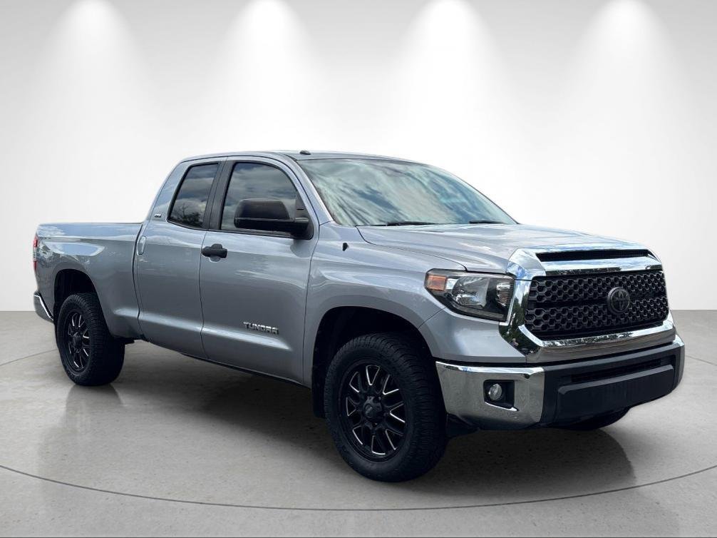 Used 2018 Silver Sky Metallic Toyota SR5 image 7