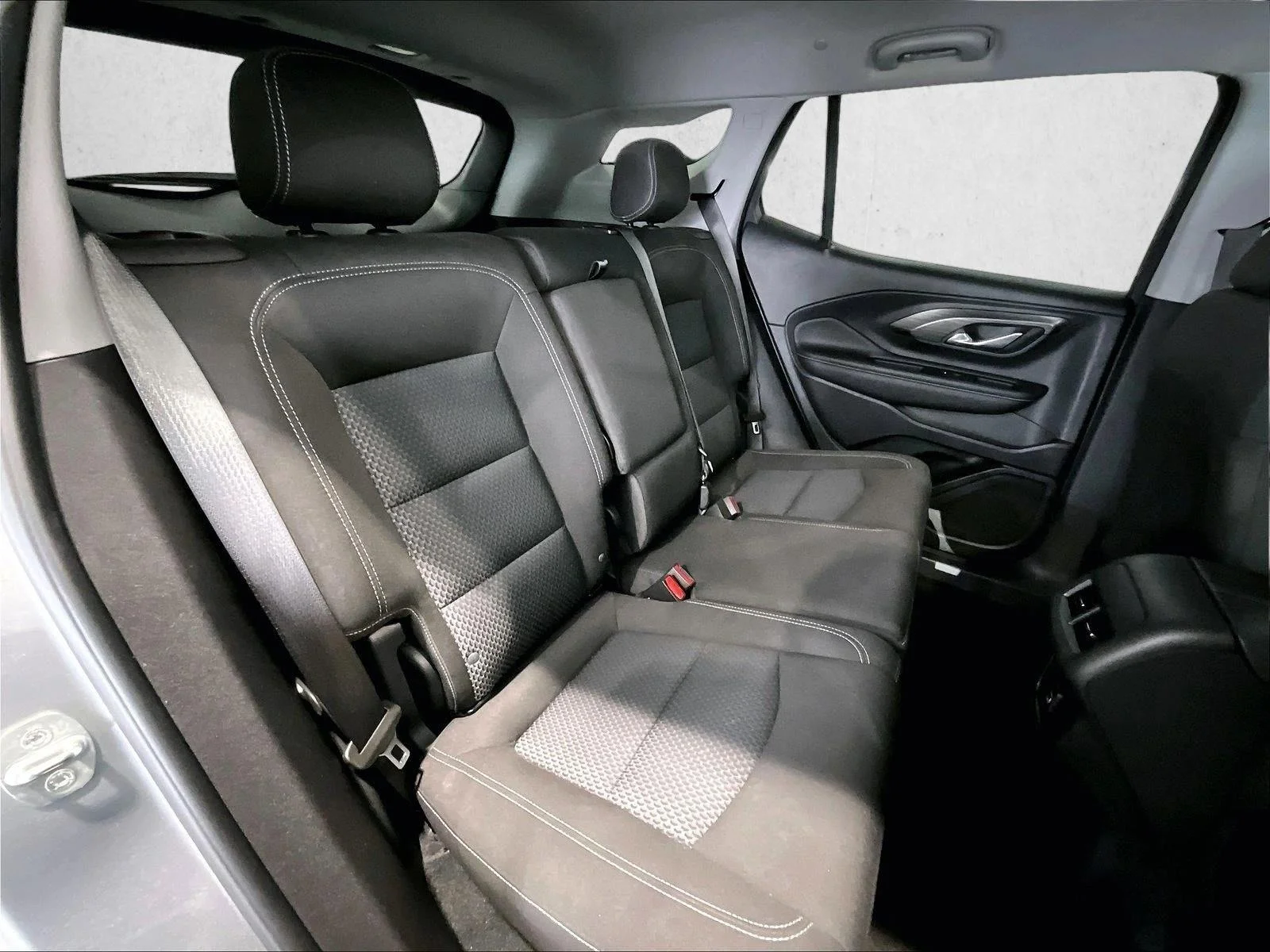 Used 2023 Sterling Metallic GMC SLE image 29