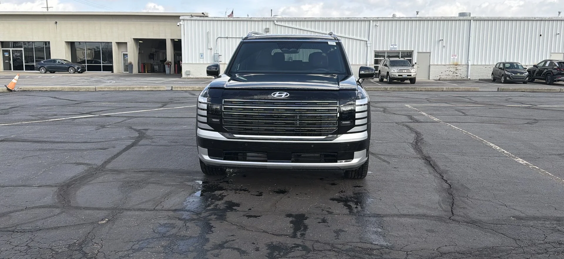 New 2026 Abyss Black Pearl Hyundai Calligraphy image 3
