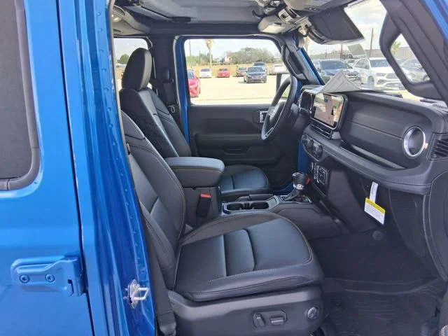New 2026 Hydro Blue Pearl-Coat Exterior Paint Jeep Sahara image 25