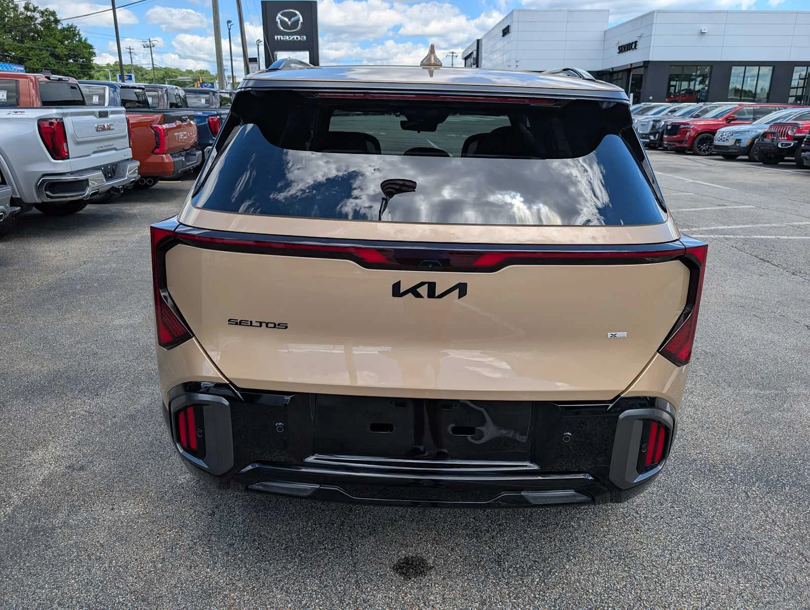 New 2027 Terrain Brown Kia X-Line S image 8