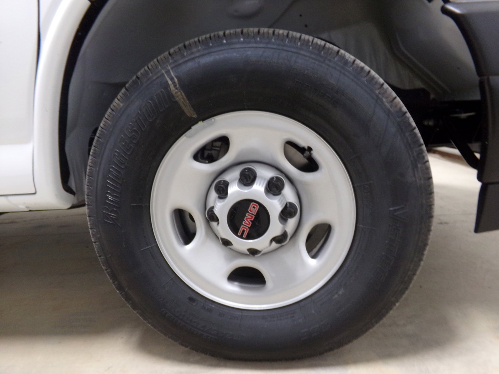 2025 GMC Savana Cargo Work Van - Photo 24