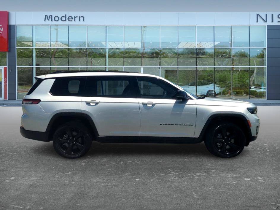 Used 2023 Silver Zynith Jeep Altitude X image 6