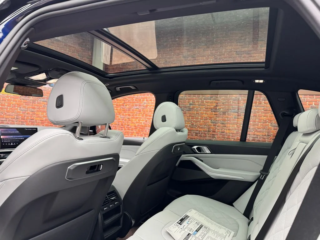 Used 2026 Blue BMW xDrive40i image 3