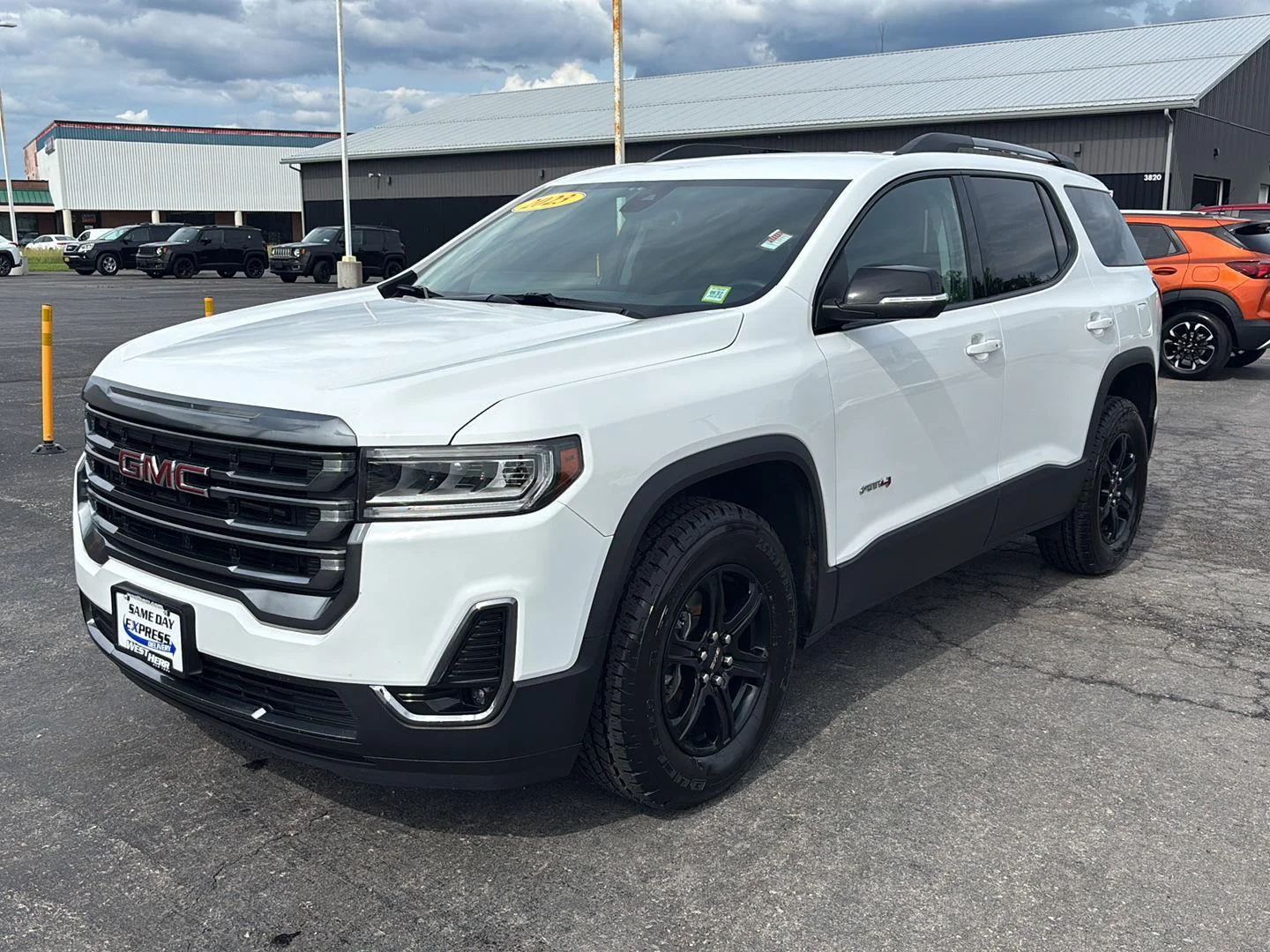 Used 2023 Summit White GMC AT4 image 3