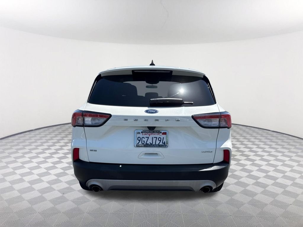 Used 2022 White Ford SE image 5