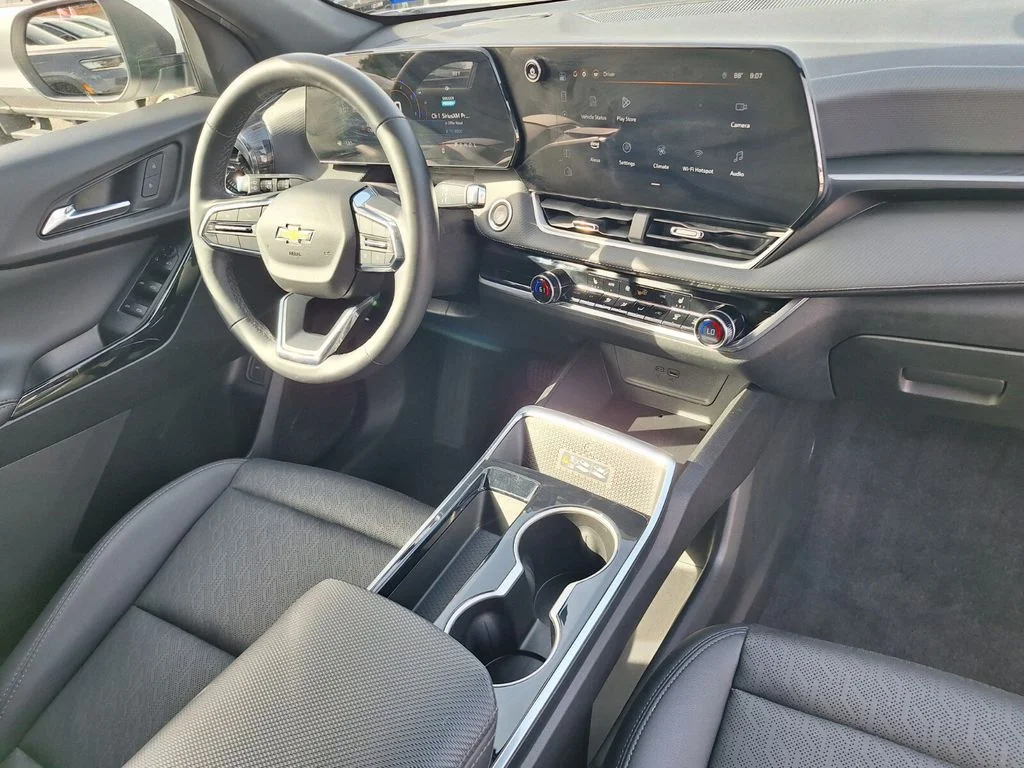 Used 2025 Summit White Chevrolet LT image 26
