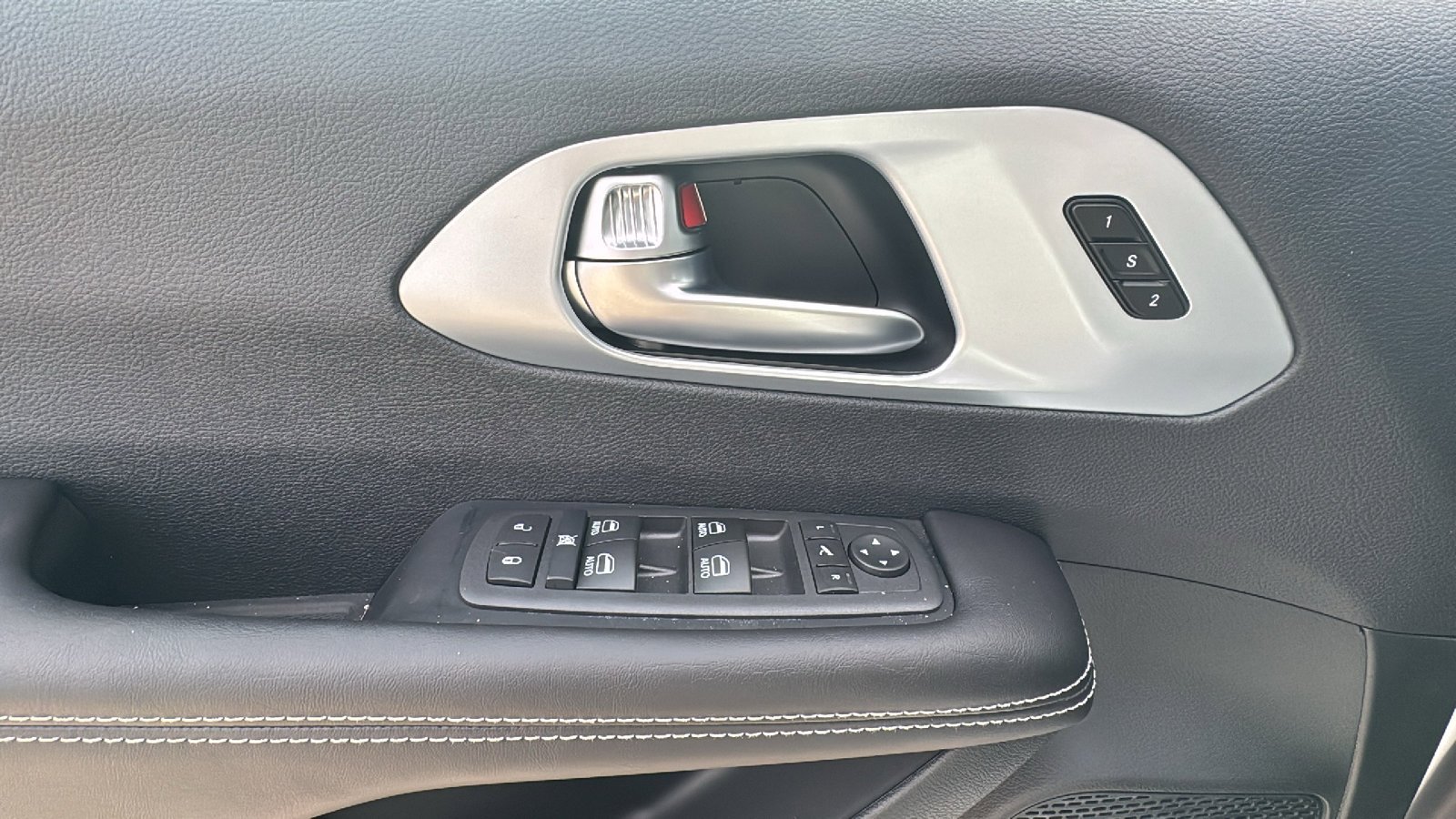 2026 Chrysler Pacifica Limited - Photo 13