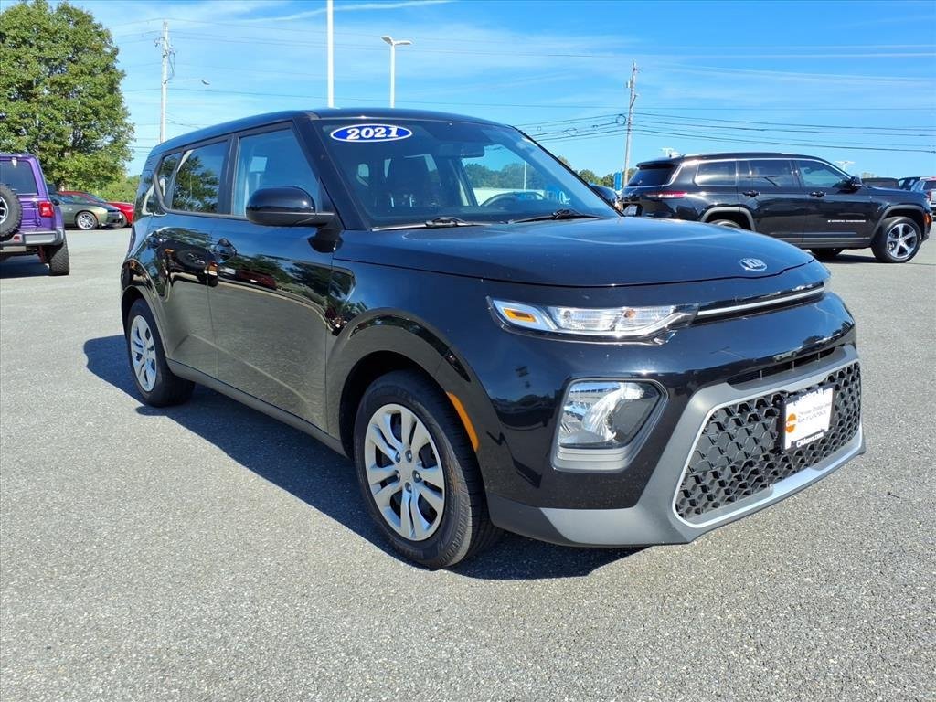 Used 2021 Cherry Black Kia LX image 8