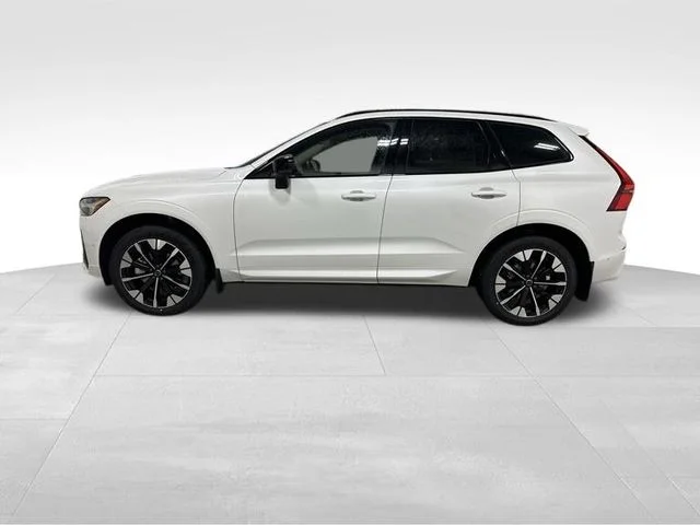 New 2026 Crystal White Volvo Plus image 9