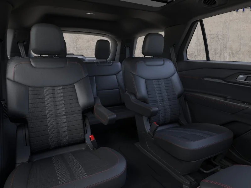 New 2026 Star White Metallic Tri-Coat Ford ST-Line image 11