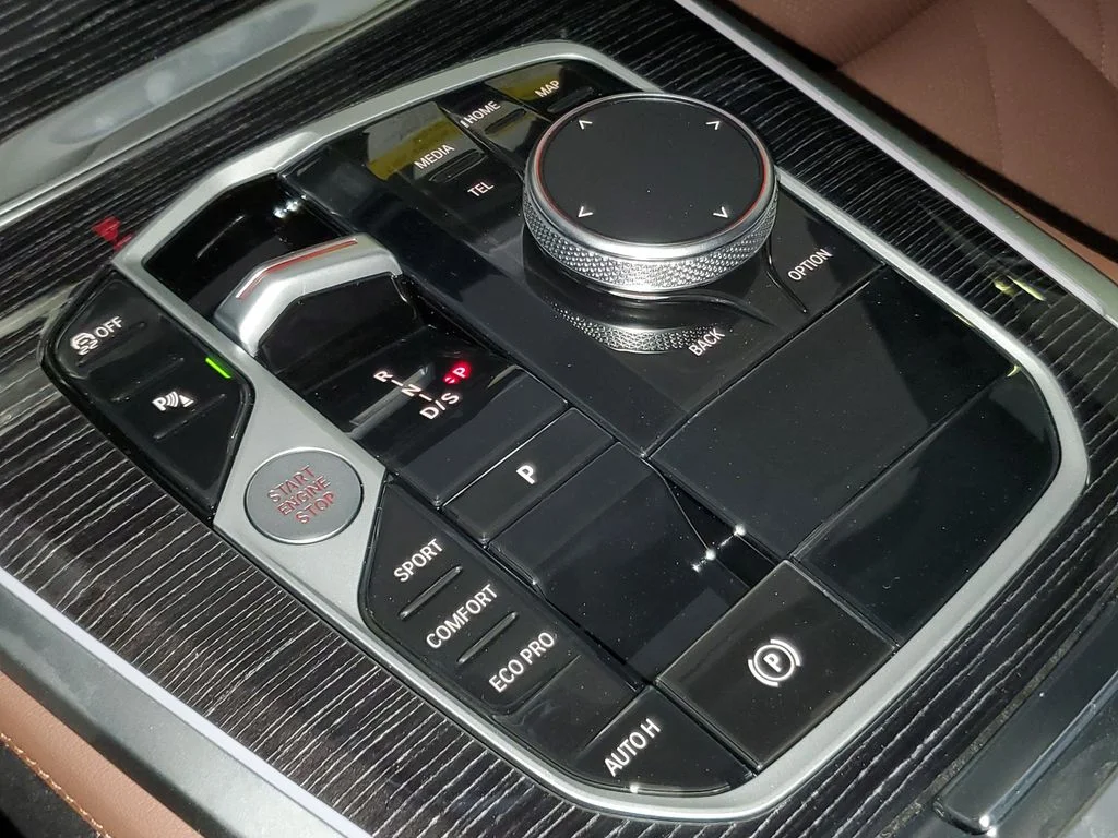 New 2026 Brooklyn Grey Metallic BMW sDrive40i image 25