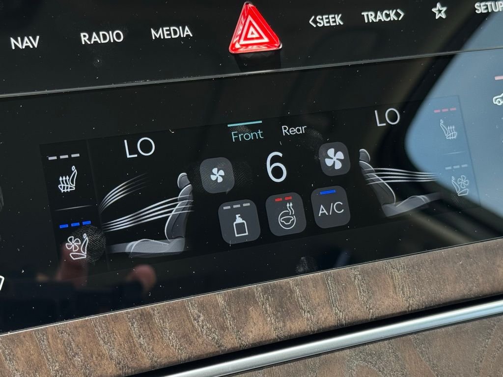 2025 GENESIS GV80 Prestige - Photo 38