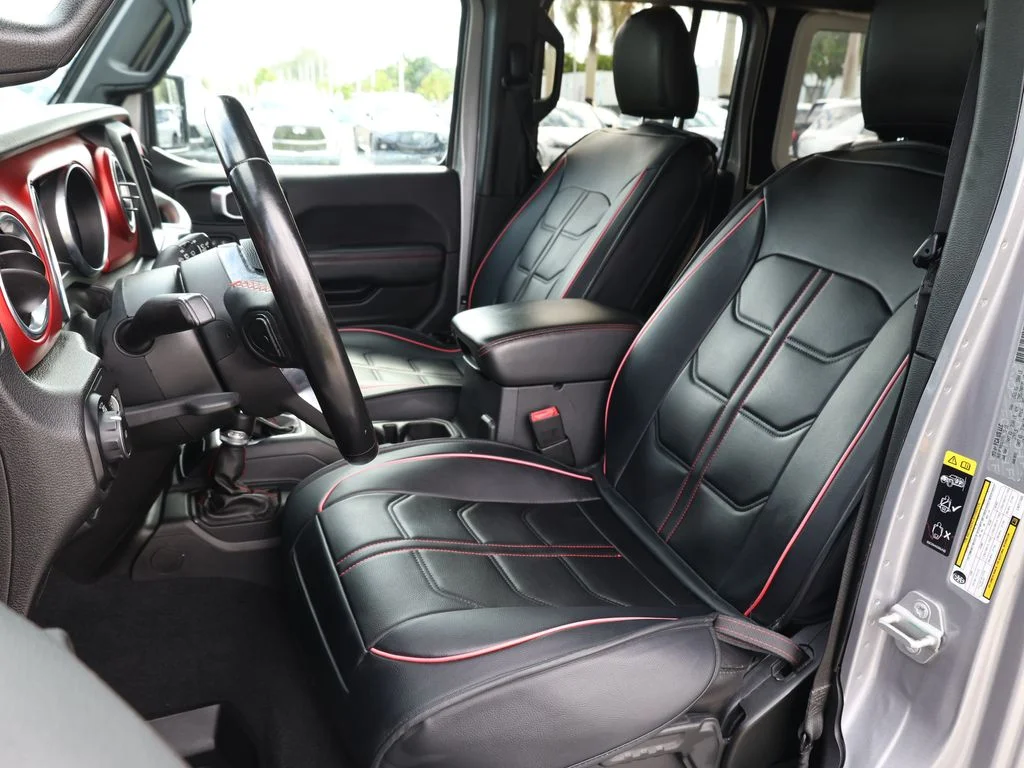 Used 2020 Silver Jeep Unlimited Rubicon image 14