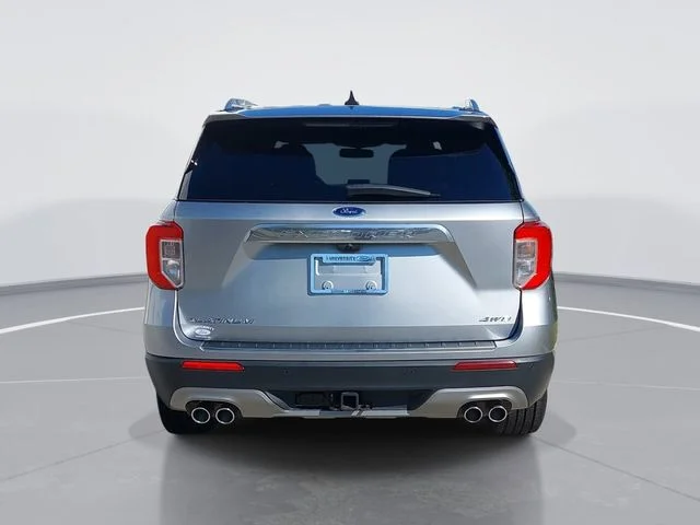 Used 2022 Silver Ford Platinum image 4