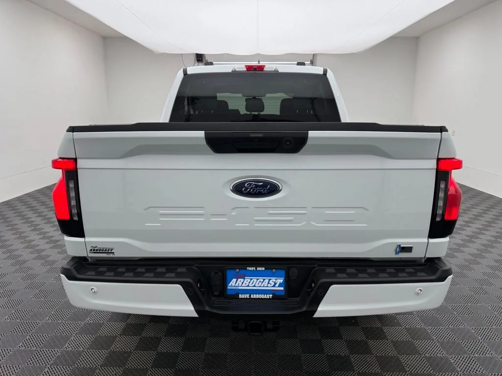 Used 2023 White Ford XLT image 9