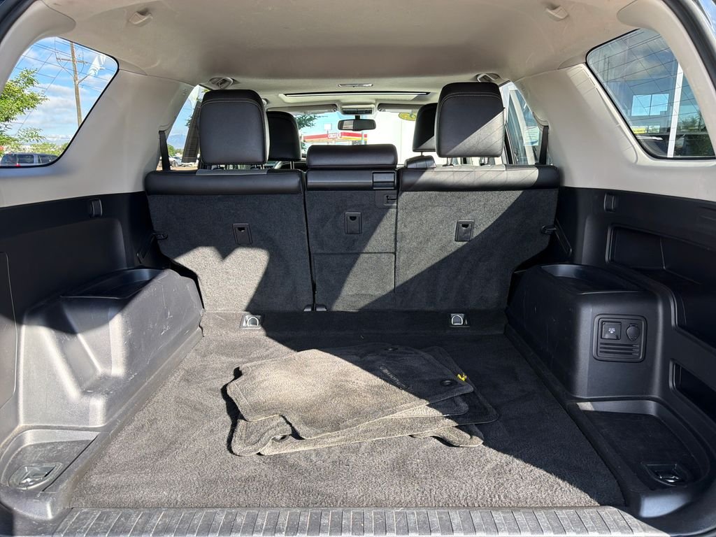 Used 2018 Midnight Black Metallic Toyota SR5 Premium image 23
