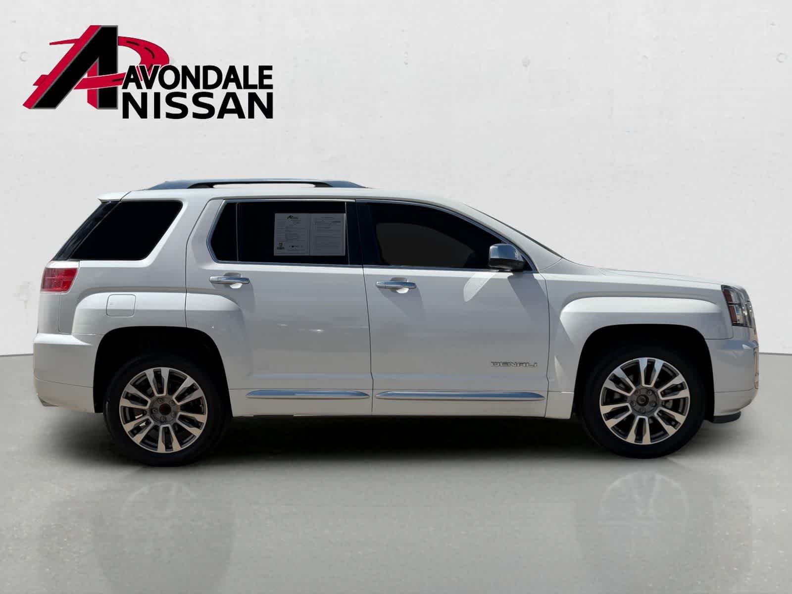Used 2016 White Frost Tricoat GMC Denali image 7