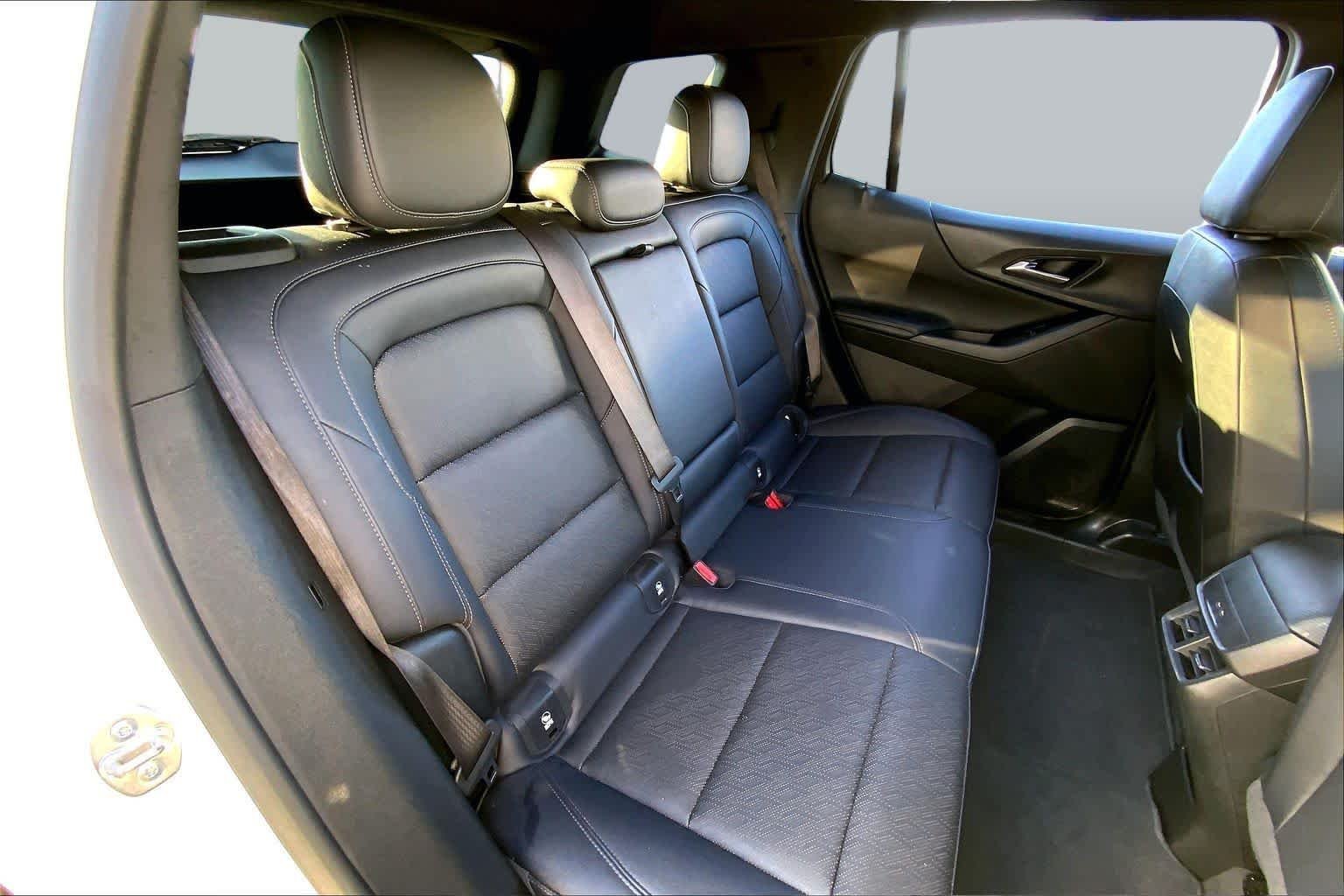 Used 2025 Summit White Chevrolet LT image 20