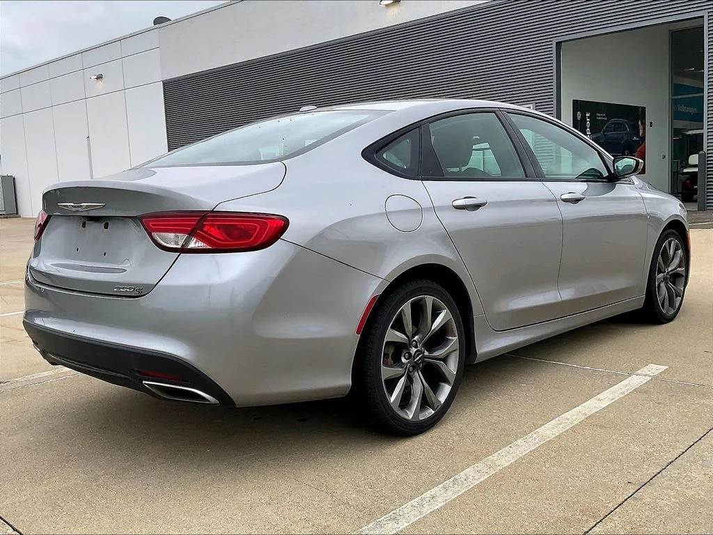 Used 2015 Chrysler 200 S with VIN 1C3CCCBG6FN673651 for sale in Marion, IL