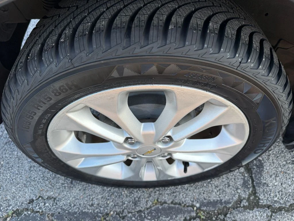 Used 2021 Gray Chevrolet 1LT image 5