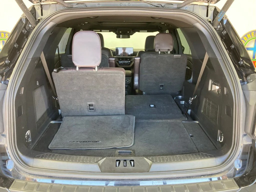 Used 2025 Black Ford Platinum image 25