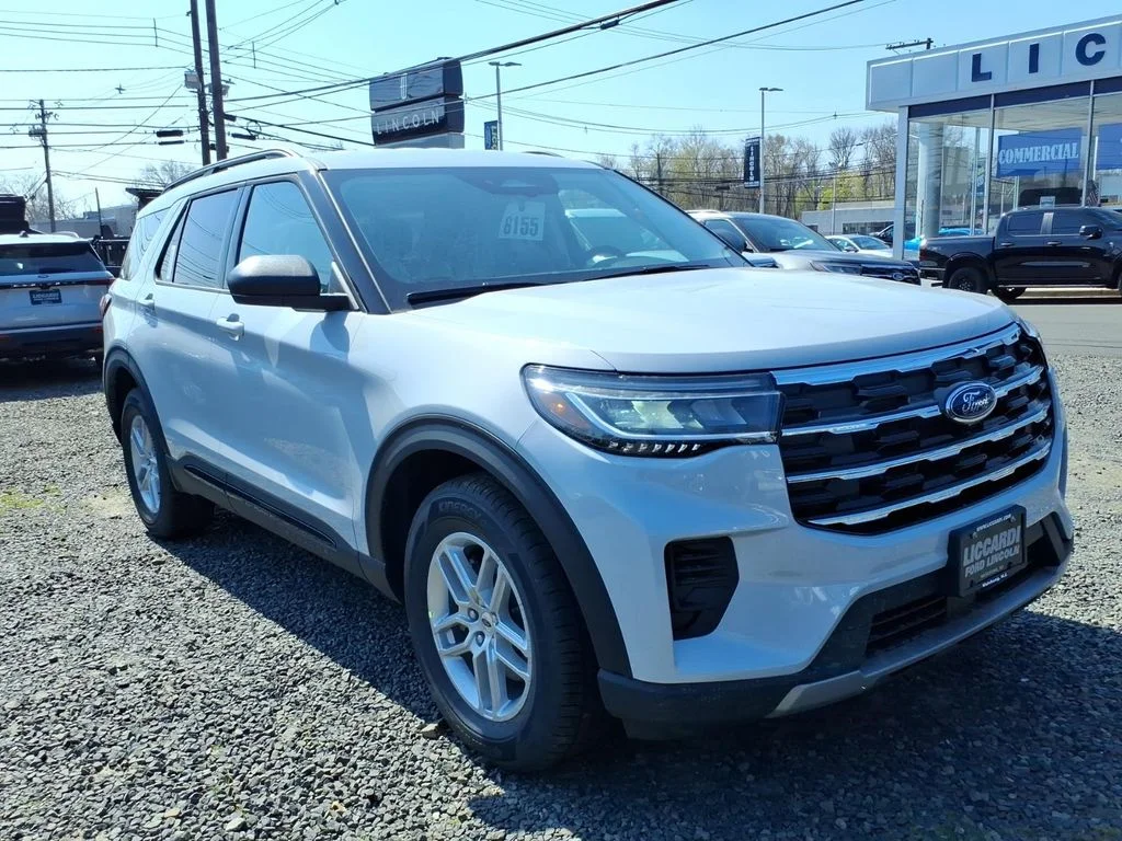 2026 Ford Explorer Active 4WD's photo