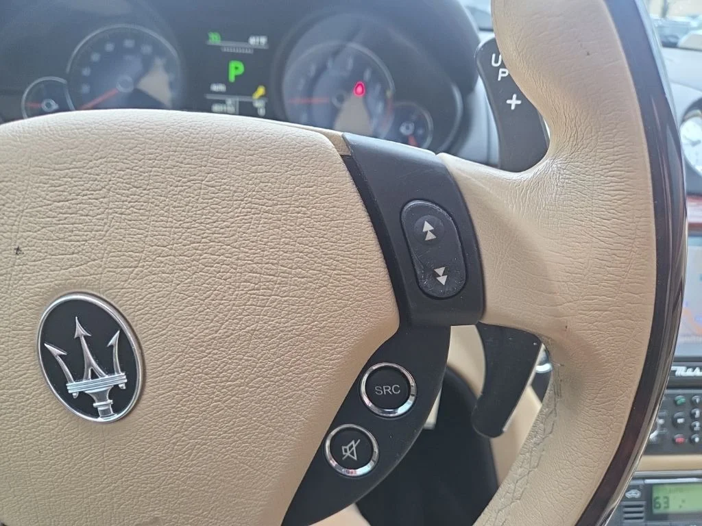 Used 2015  Maserati Base image 14