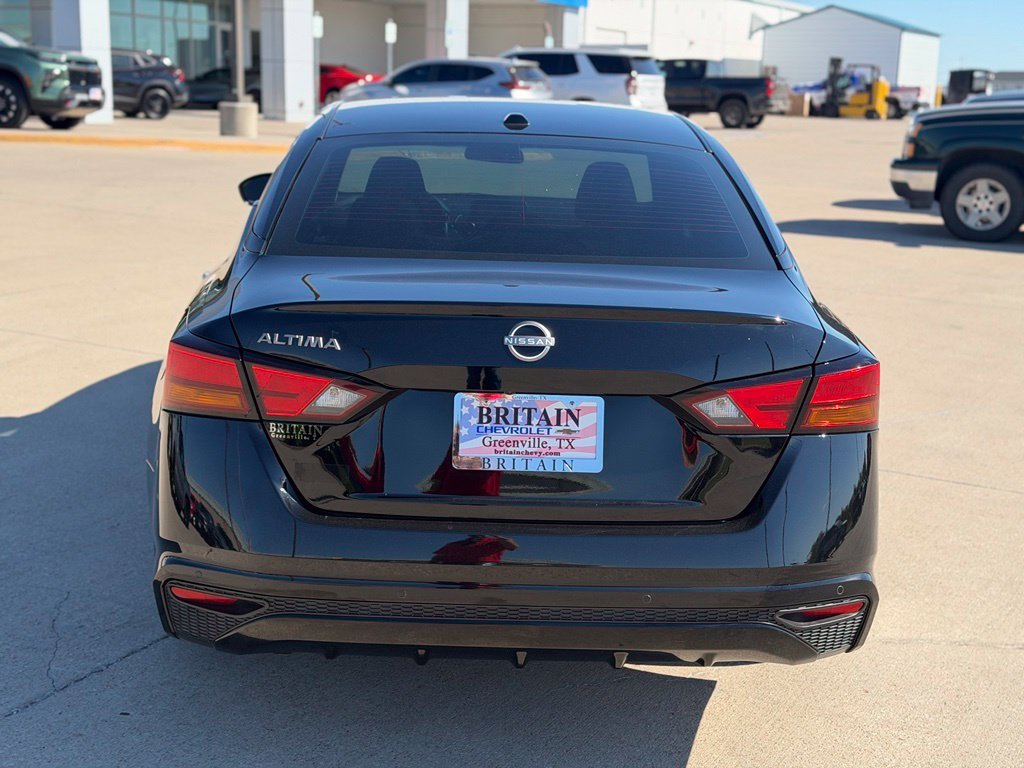 Used 2025 Black Nissan 2.5 S image 5