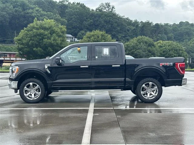 Used 2022 Agate Black Metallic Ford XLT image 18