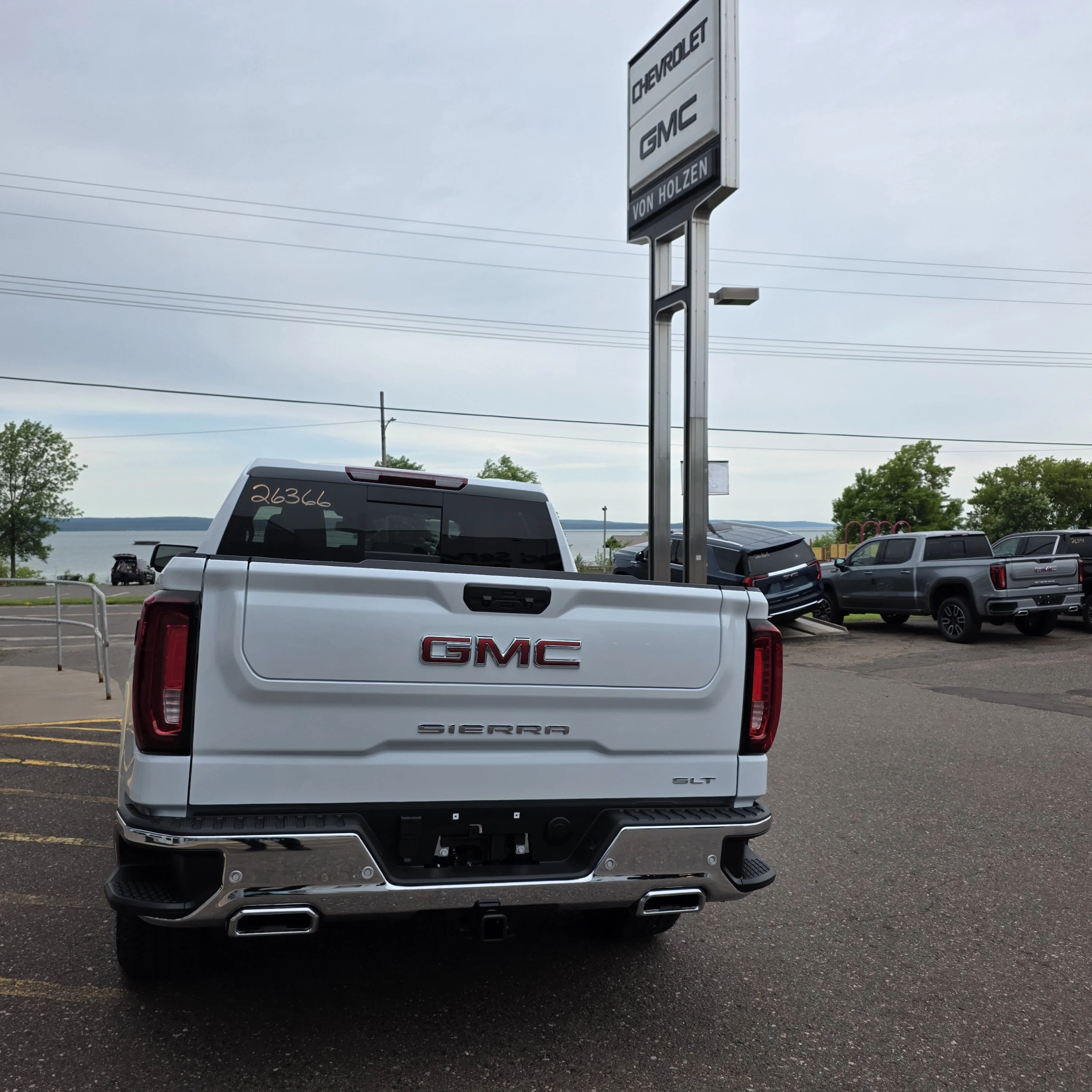 2026 GMC Sierra 1500 SLT - Photo 3