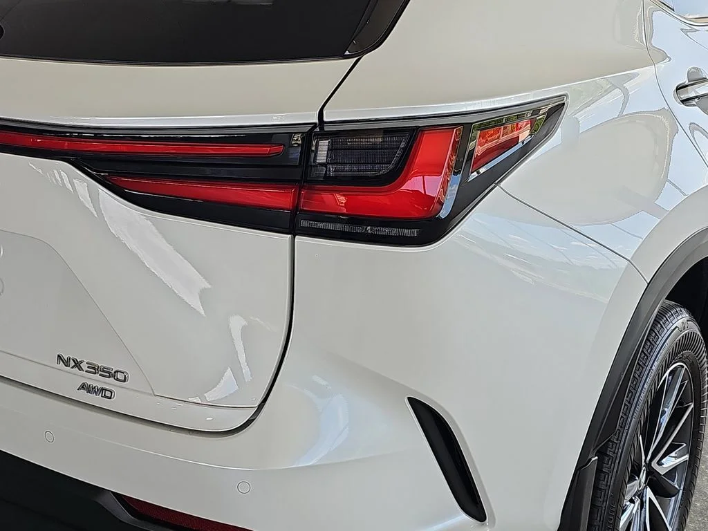 Used 2025 White Lexus 350 Premium image 31