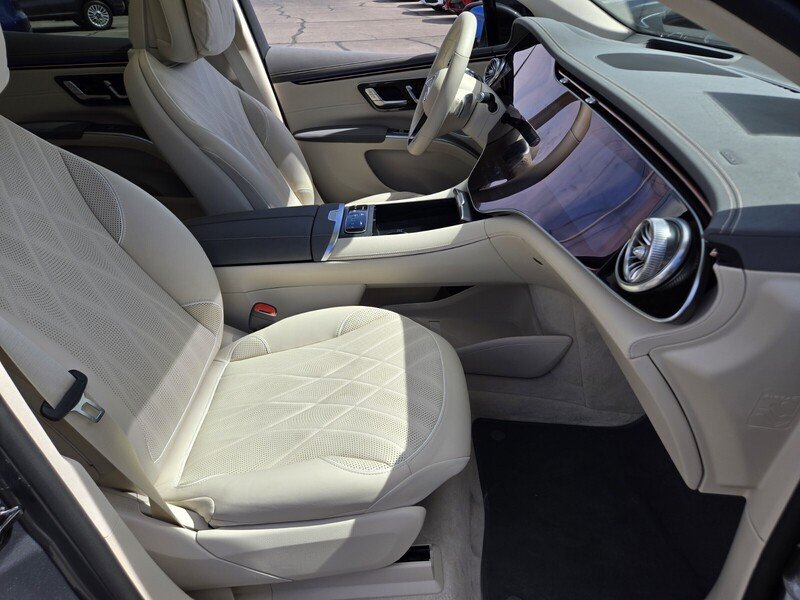 Used 2025 Selenite Gray Metallic MERCEDES-BENZ EQS 580 4MATIC® SUV image 15