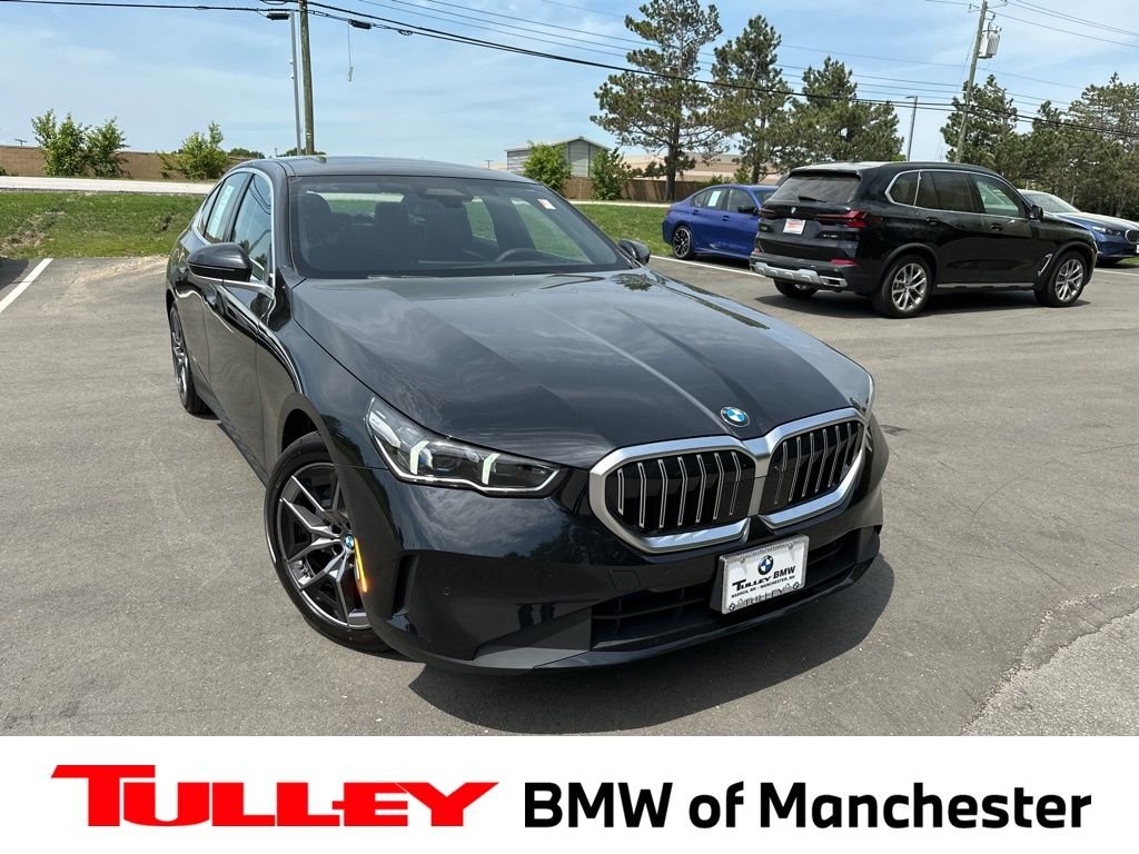 Used 2026 Black Sapphire Metallic BMW 530i xDrive image 1