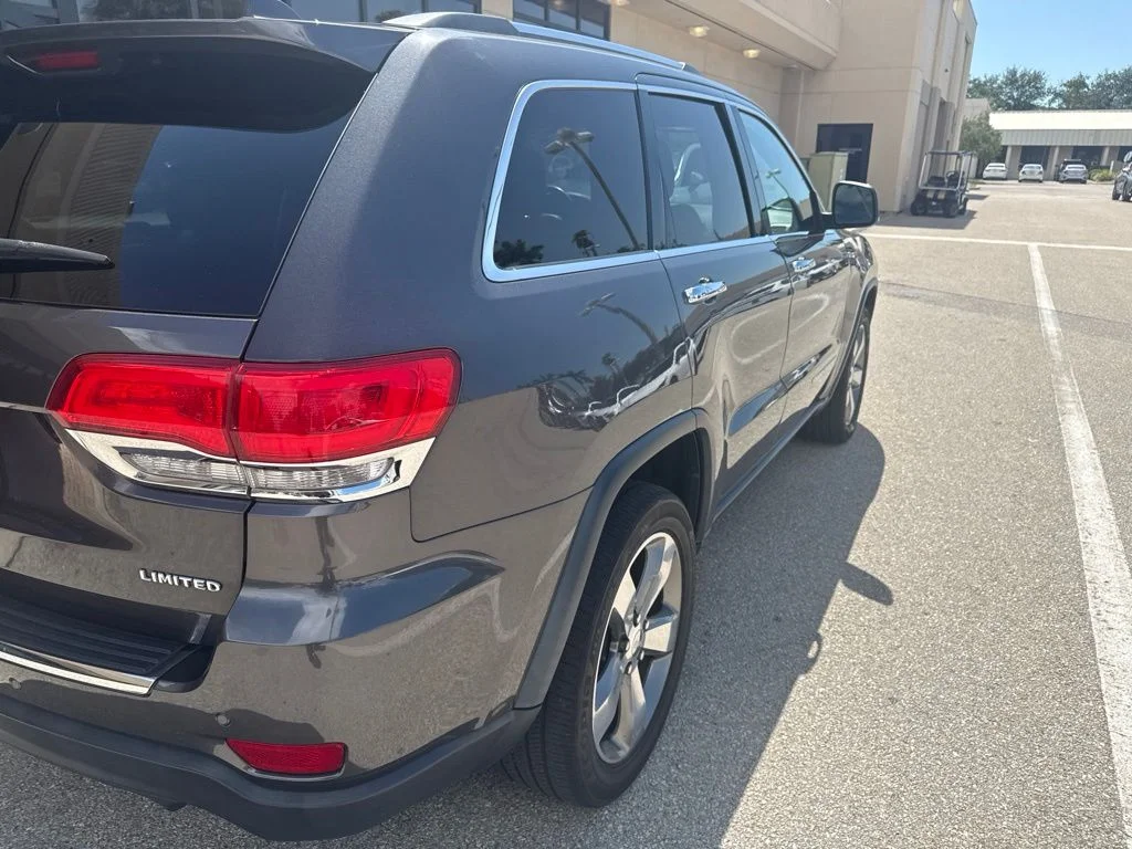 Used 2016 Gray Jeep Limited image 12